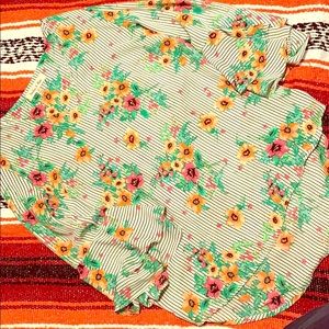 Women’s Floral Blouse Medium